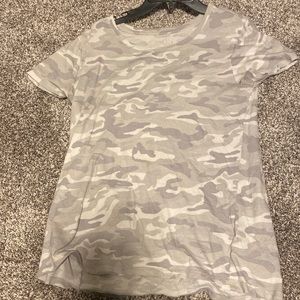 t shirt from gap size medium